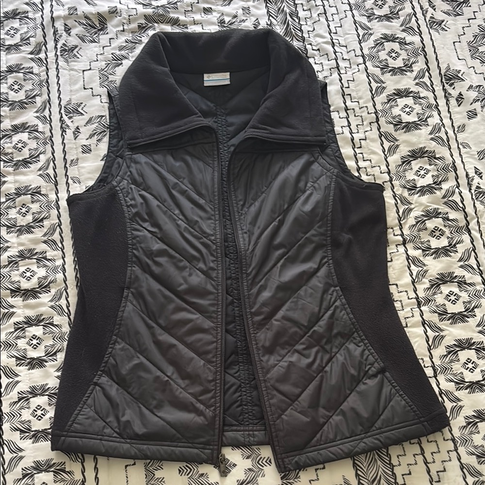 Columbia Black Quilted Vest for Versatile Layering